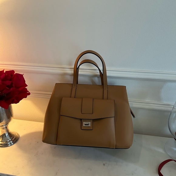 Claudia Firenze Caramel Leather Tote Bag - Picture 3 of 8